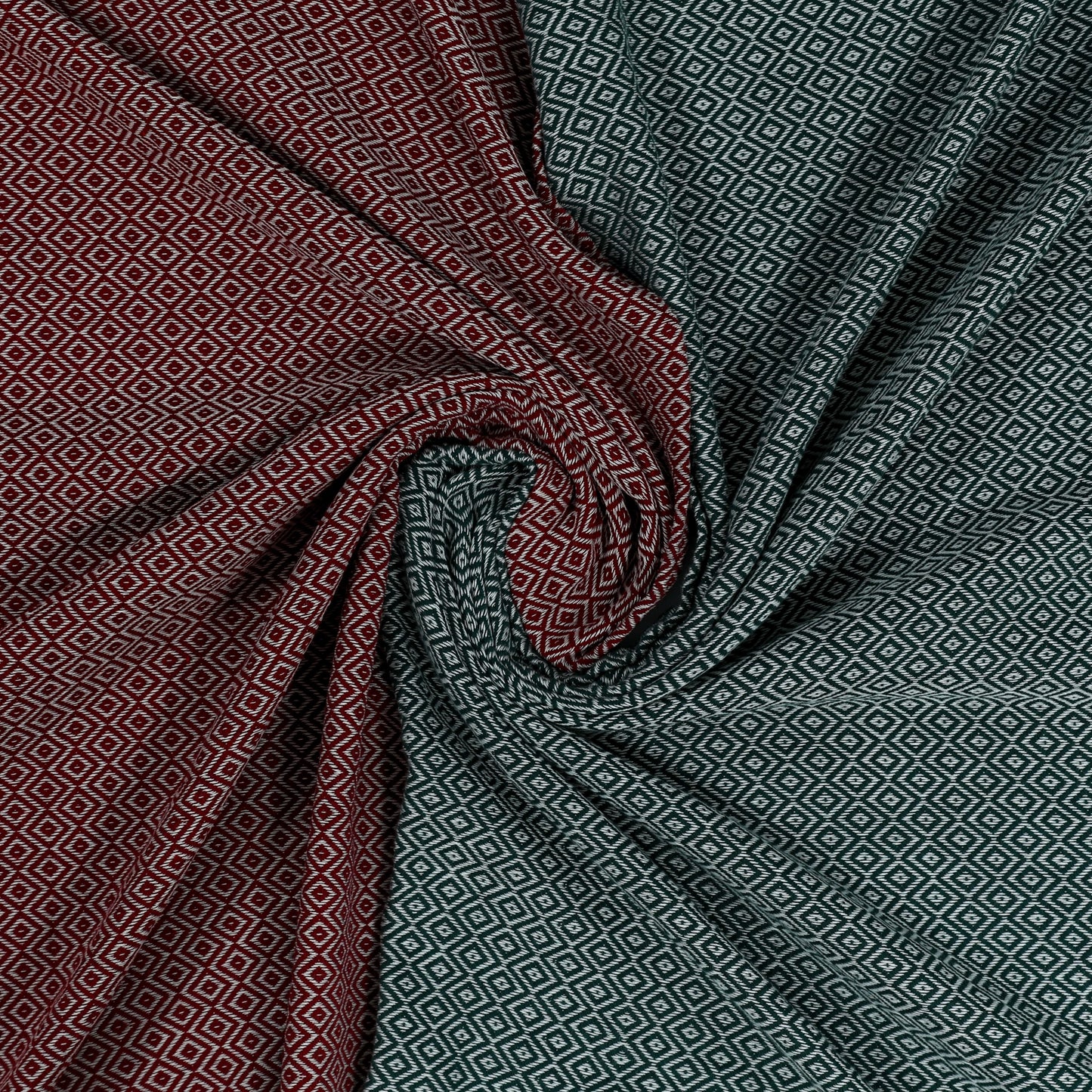 Exclusive Diavron 2-Pack Cotton Towels – Pine Green & Burgundy Red | Quick-Dry, Lightweight & Stylish for Travel, Beach, Bath & More (39" x 71")