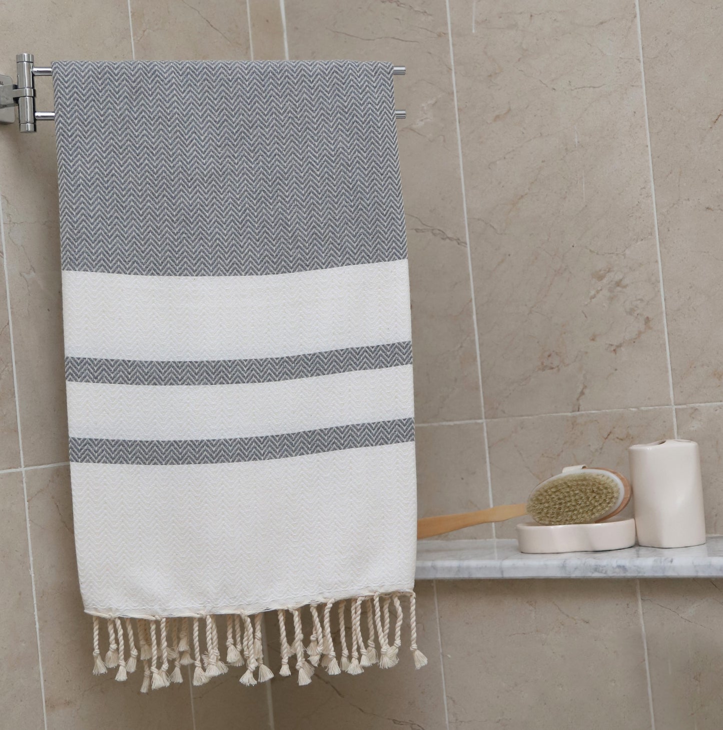 Quick-Dry Travel Towel – Lightweight, Absorbent & Compact for Beach, Bath & More (Silver Gray, 39" x 71")