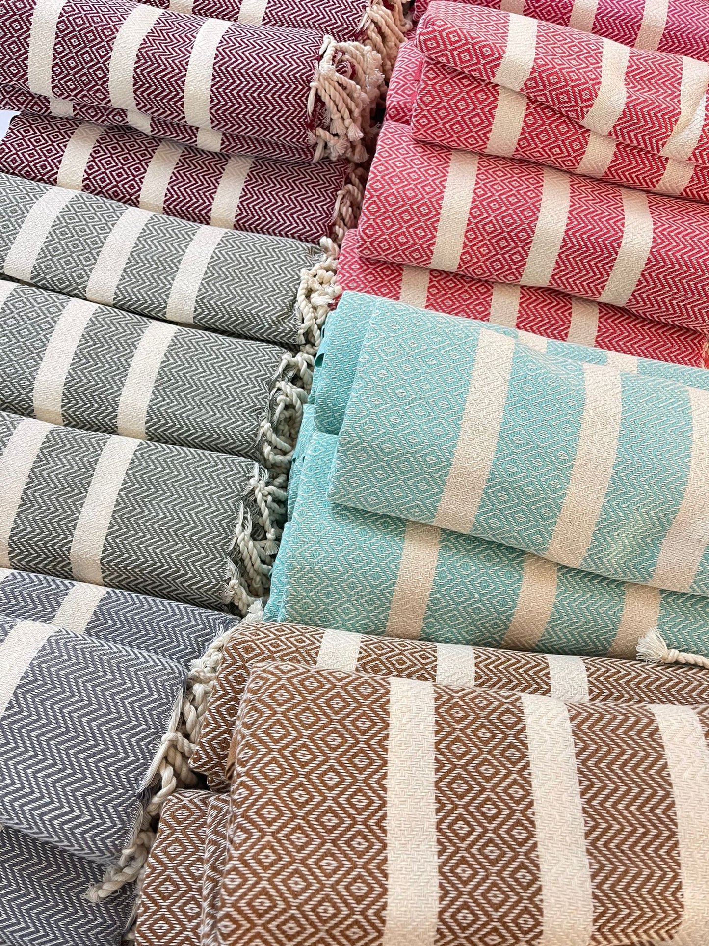 Exclusive Diavron 2-Pack Cotton Towels – Pine Green & Burgundy Red | Quick-Dry, Lightweight & Stylish for Travel, Beach, Bath & More (39" x 71")