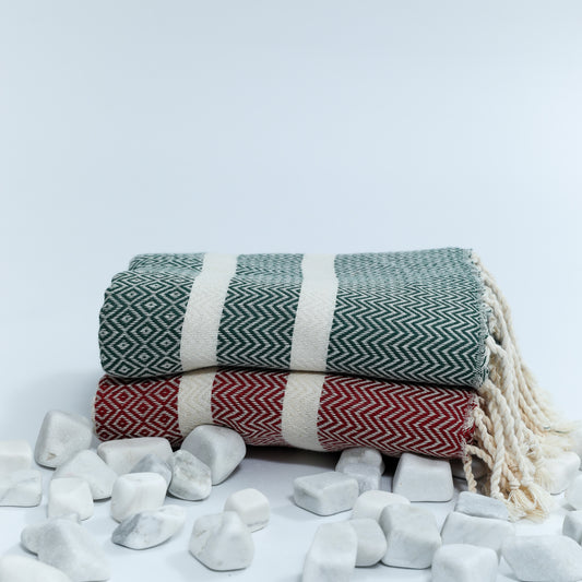 Exclusive Diavron 2-Pack Cotton Towels – Pine Green & Burgundy Red | Quick-Dry, Lightweight & Stylish for Travel, Beach, Bath & More (39" x 71")